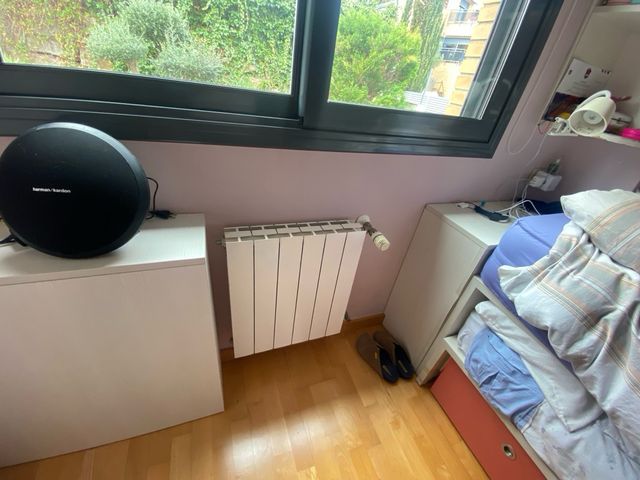 URGE. habitacion entera de 3 camas con colchones.