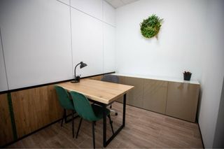 Alquiler oficinas, puestos de trabajo en Estepona