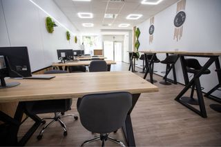 Alquiler oficinas, puestos de trabajo en Estepona