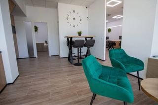 Alquiler oficinas, puestos de trabajo en Estepona