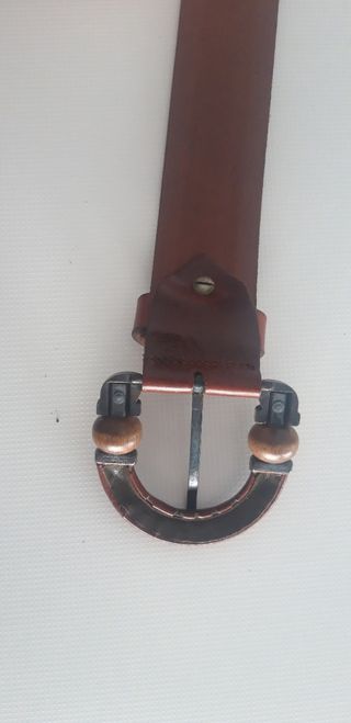 Cinturón de piel