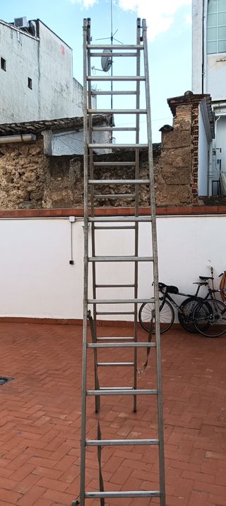Escalera 2 tramos 12x12 peldaños