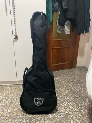 Guitarra admira