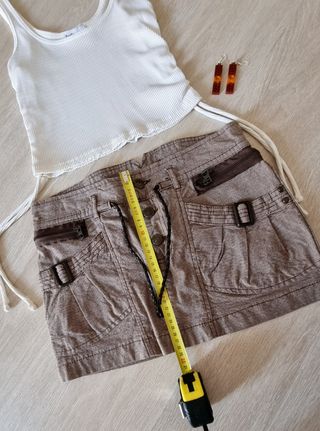 Mini falda marrón en perfecto estado