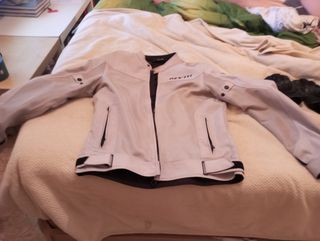 Se vende chaqueta de moto 