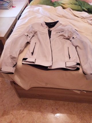 Se vende chaqueta de moto 