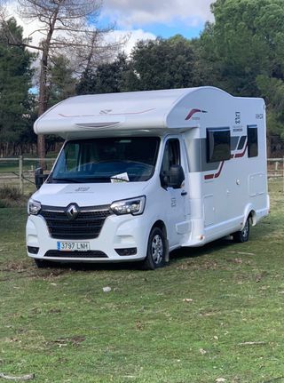 Autocaravana de 6 plazas 