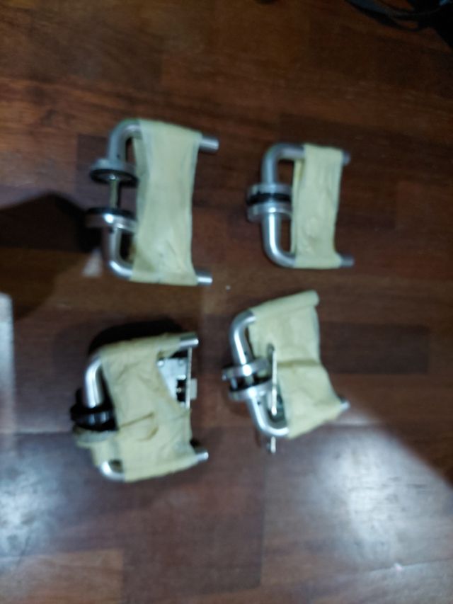 Maneta puertas 4 pares