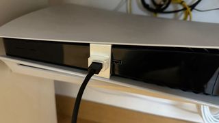 Soporte refuerzo cable Playstation VR2