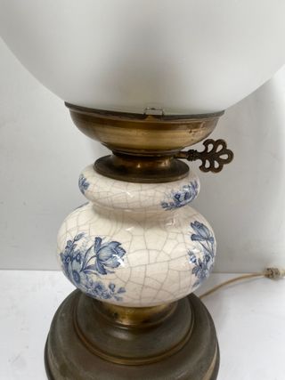 ANTIGUA LAMPARA GRANDE ESTILO QUINQUE CON PORCELAN