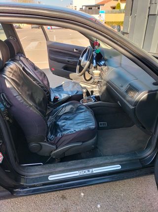 Volkswagen Golf 2003