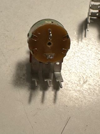 Potenciometro 50 ohms con interruptor de encendido