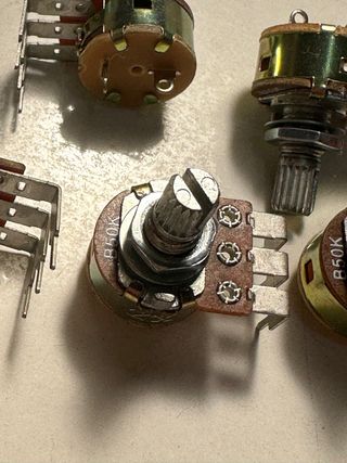 Potenciometro 50 ohms con interruptor de encendido
