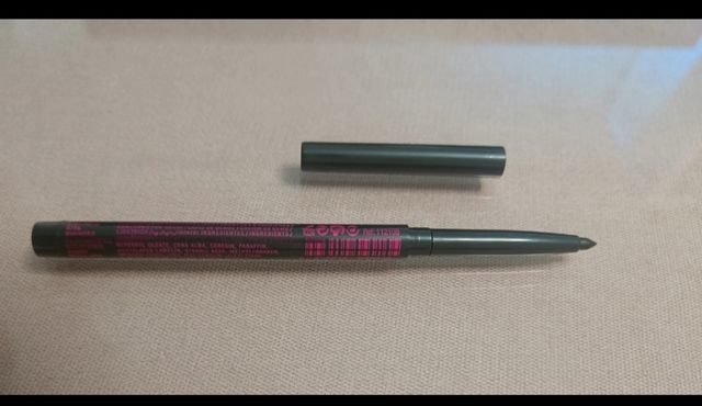 Eyeliner waterproof negro