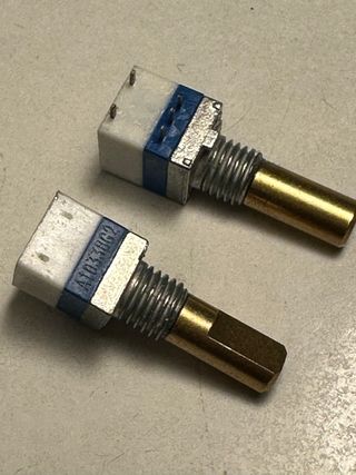 Potenciómetro de cinco patas