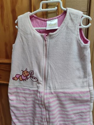Oportunidad!!Lote 25 perchas bebé +saco bebé 