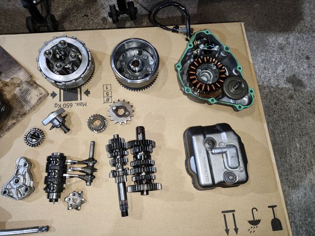 Despiece motor CBR 125 R
