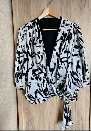 blusa cruzada lazada satinada talla XL