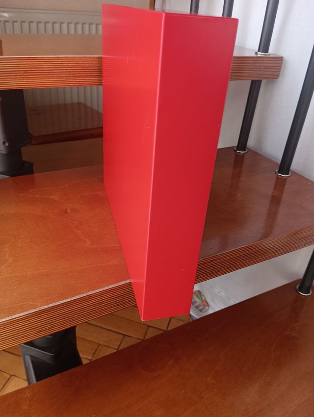 Estante vermelha, pequena. IKEA