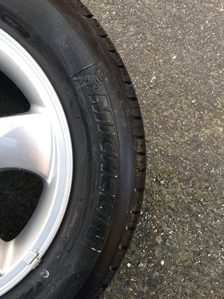 Llanta aleación y neumáticos 205/60 R15