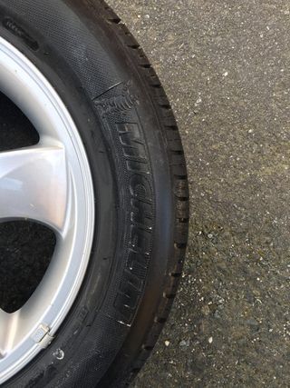Llanta aleación y neumáticos 205/60 R15