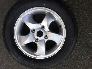 Llanta aleación y neumáticos 205/60 R15