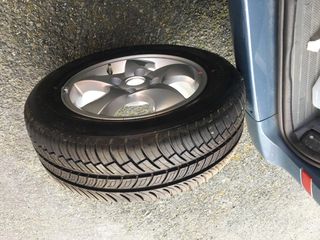 Llanta aleación y neumáticos 205/60 R15