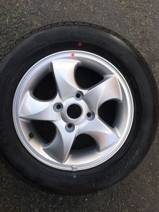 Llanta aleación y neumáticos 205/60 R15