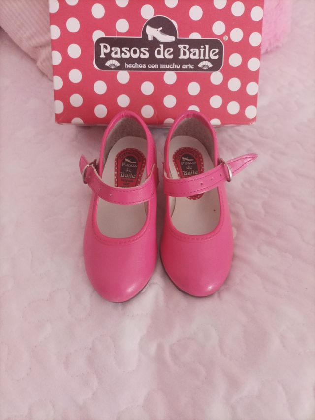 Zapatos sevillana de niña 