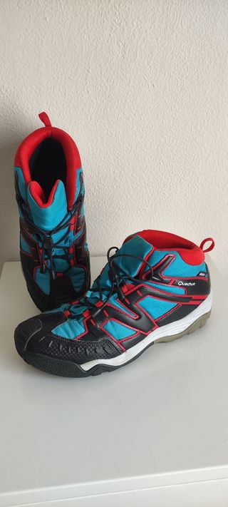 Zapatillas montaña.