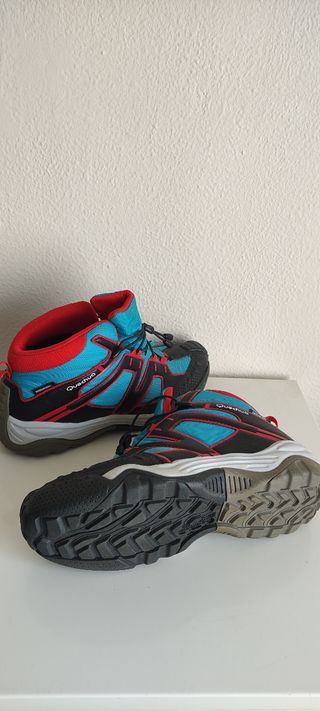 Zapatillas montaña.