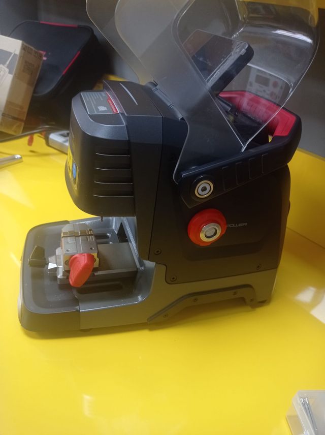 CORTADORA DE LLAVES Xhorse Dolphin XP005L