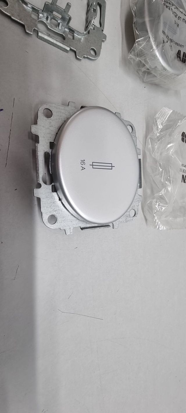 NIESSEN TACTO TECLAS PERSIANA + CORTA CIRCUITOS PL