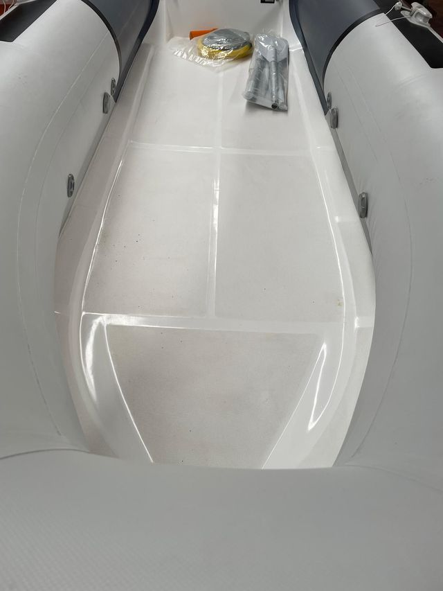 Semirrígida Cobra 400