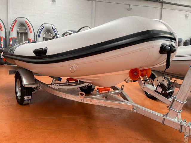 Semirrígida Cobra 400