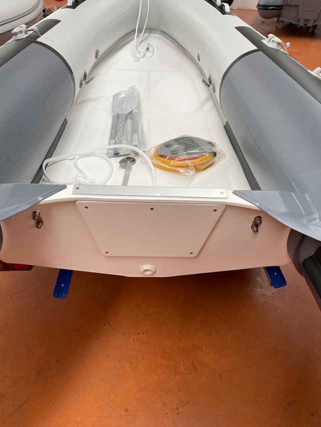 Semirrígida Cobra 400