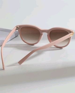 Gafas de sol de mujer con funda.CON ETIQUETA 