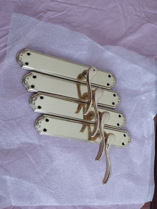 Manillas de latón pulido