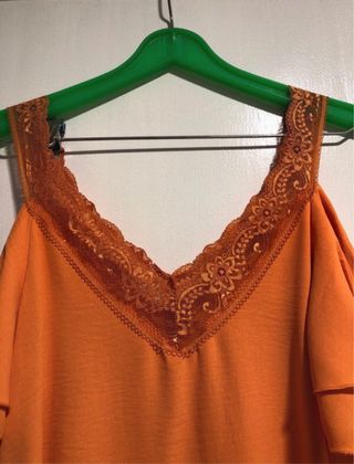 Blusa naranja volantes TU