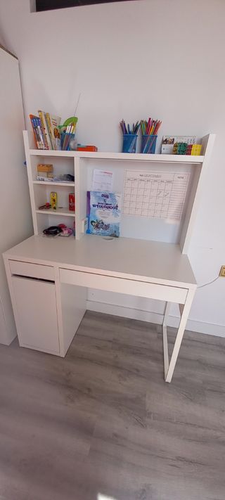 Escritorio con luces led