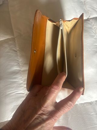 Cartera de mujer de piel