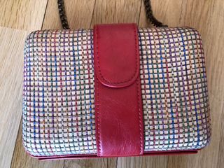 Bolso rígido tipo caja de Zara 