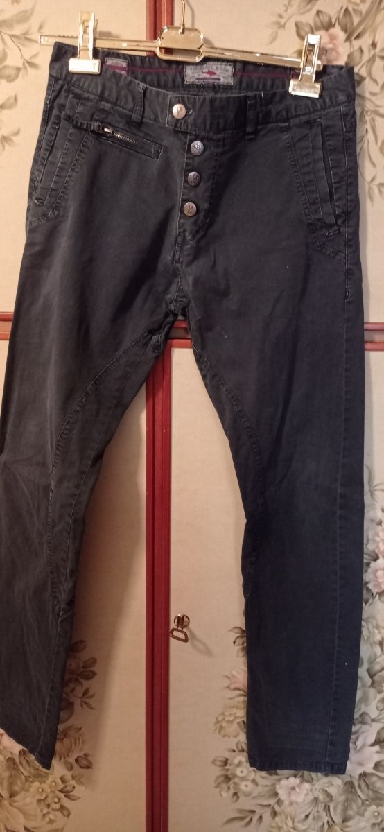 Pantalone uomo pesce rosso