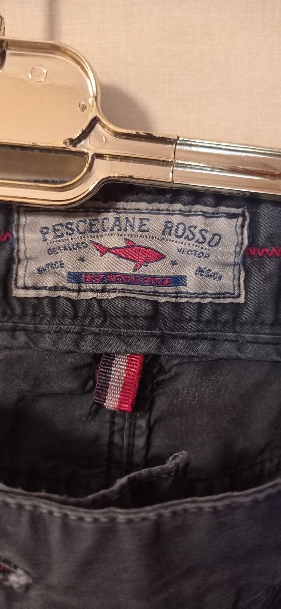 Pantalone uomo pesce rosso