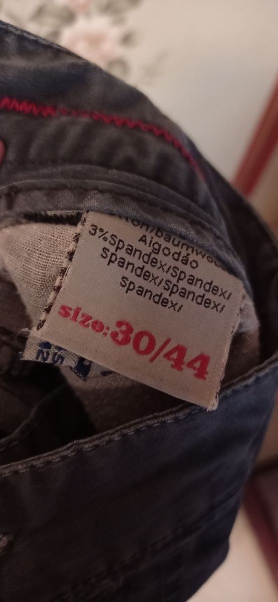 Pantalone uomo pesce rosso