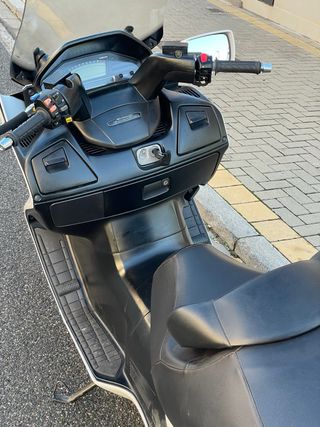 SUZUKI BURGMAN 650