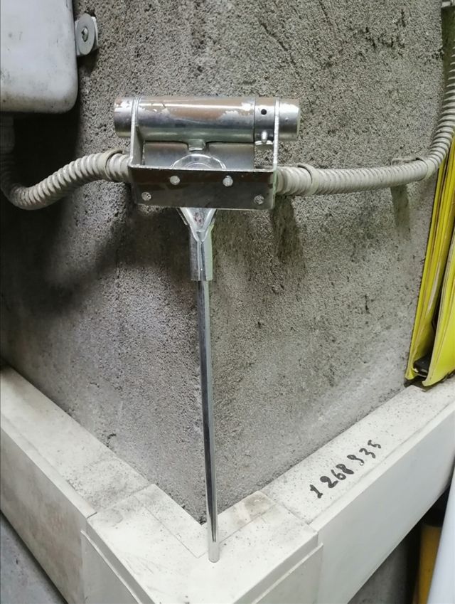 Spingiporta Apriporta a molla