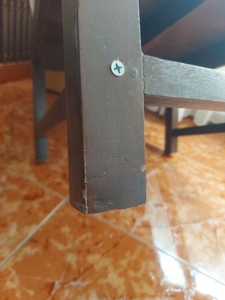 Silla antigua de madera maciza