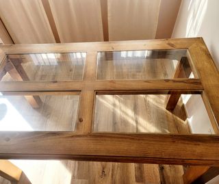 Mesa comedor madera y cristal. URGE!