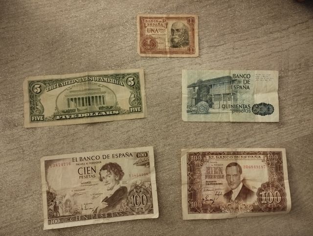 Billetes diferentes valores y años